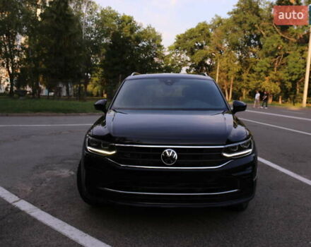 Черный Фольксваген Tiguan Allspace, объемом двигателя 2 л и пробегом 32 тыс. км за 27500 $, фото 3 на Automoto.ua