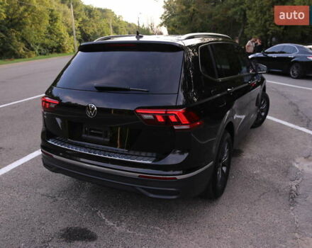 Черный Фольксваген Tiguan Allspace, объемом двигателя 2 л и пробегом 32 тыс. км за 27500 $, фото 5 на Automoto.ua
