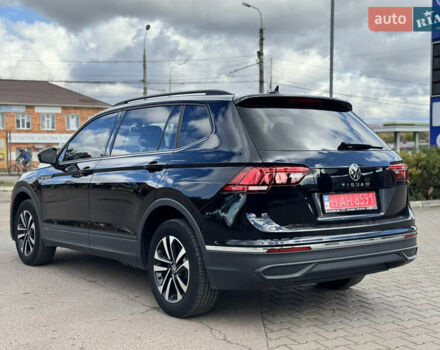 Фольксваген Tiguan Allspace 2023 в Сумах на Automoto.ua Черный Фольксваген Tiguan Allspace, объемом двигателя 2 л и пробегом 34 тыс. км за 22900 $, фото 4 на Automoto.ua