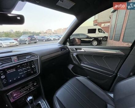 Черный Фольксваген Tiguan Allspace, объемом двигателя 1.98 л и пробегом 76 тыс. км за 30000 $, фото 12 на Automoto.ua