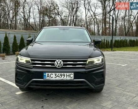 Черный Фольксваген Tiguan Allspace, объемом двигателя 1.98 л и пробегом 271 тыс. км за 16499 $, фото 1 на Automoto.ua
