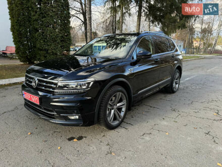 Чорний Фольксваген Tiguan Allspace, об'ємом двигуна 2 л та пробігом 200 тис. км за 28400 $, фото 1 на Automoto.ua