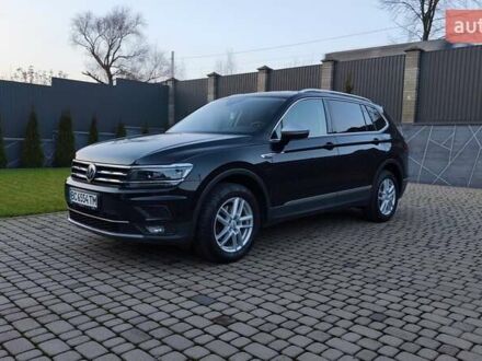 Черный Фольксваген Tiguan Allspace, объемом двигателя 1.97 л и пробегом 204 тыс. км за 28400 $, фото 1 на Automoto.ua