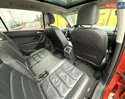 Червоний Фольксваген Tiguan Allspace, об'ємом двигуна 1.98 л та пробігом 136 тис. км за 17999 $, фото 37 на Automoto.ua