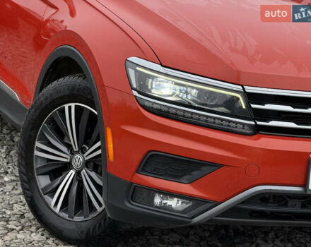 Червоний Фольксваген Tiguan Allspace, об'ємом двигуна 1.98 л та пробігом 136 тис. км за 17999 $, фото 7 на Automoto.ua