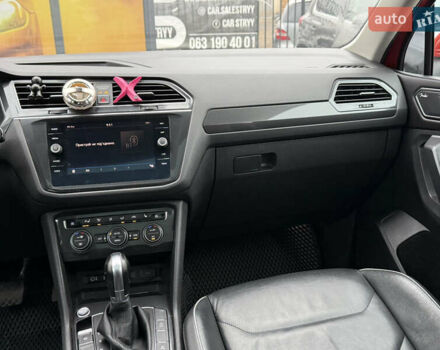 Червоний Фольксваген Tiguan Allspace, об'ємом двигуна 1.98 л та пробігом 136 тис. км за 17999 $, фото 39 на Automoto.ua