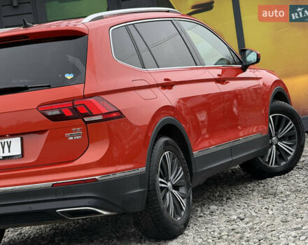 Червоний Фольксваген Tiguan Allspace, об'ємом двигуна 1.98 л та пробігом 136 тис. км за 17999 $, фото 26 на Automoto.ua