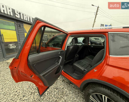 Червоний Фольксваген Tiguan Allspace, об'ємом двигуна 1.98 л та пробігом 136 тис. км за 17999 $, фото 48 на Automoto.ua