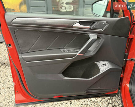 Червоний Фольксваген Tiguan Allspace, об'ємом двигуна 1.98 л та пробігом 136 тис. км за 17999 $, фото 49 на Automoto.ua