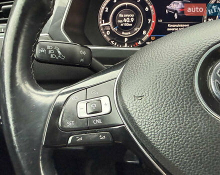 Червоний Фольксваген Tiguan Allspace, об'ємом двигуна 1.98 л та пробігом 136 тис. км за 17999 $, фото 58 на Automoto.ua