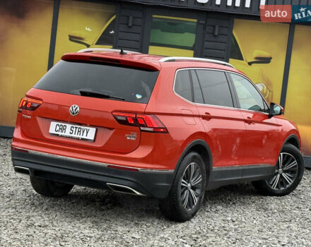 Червоний Фольксваген Tiguan Allspace, об'ємом двигуна 1.98 л та пробігом 136 тис. км за 17999 $, фото 23 на Automoto.ua