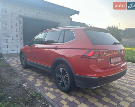 Червоний Фольксваген Tiguan Allspace, об'ємом двигуна 2 л та пробігом 133 тис. км за 18900 $, фото 3 на Automoto.ua