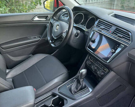 Червоний Фольксваген Tiguan Allspace, об'ємом двигуна 2 л та пробігом 133 тис. км за 18900 $, фото 10 на Automoto.ua