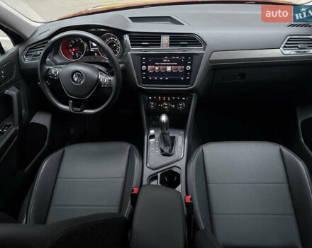 Червоний Фольксваген Tiguan Allspace, об'ємом двигуна 2 л та пробігом 42 тис. км за 20500 $, фото 6 на Automoto.ua