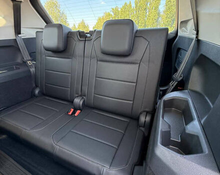 Червоний Фольксваген Tiguan Allspace, об'ємом двигуна 2 л та пробігом 133 тис. км за 17900 $, фото 23 на Automoto.ua