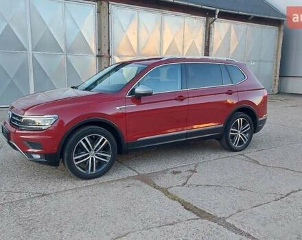 Красный Фольксваген Tiguan Allspace, объемом двигателя 0 л и пробегом 96 тыс. км за 17630 $, фото 3 на Automoto.ua