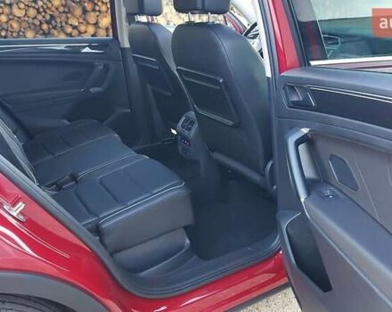 Красный Фольксваген Tiguan Allspace, объемом двигателя 0 л и пробегом 96 тыс. км за 17630 $, фото 17 на Automoto.ua