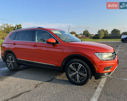 Красный Фольксваген Tiguan Allspace, объемом двигателя 2 л и пробегом 134 тыс. км за 17400 $, фото 4 на Automoto.ua