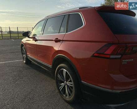Красный Фольксваген Tiguan Allspace, объемом двигателя 2 л и пробегом 134 тыс. км за 17400 $, фото 5 на Automoto.ua