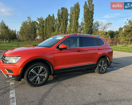 Красный Фольксваген Tiguan Allspace, объемом двигателя 2 л и пробегом 134 тыс. км за 17400 $, фото 8 на Automoto.ua