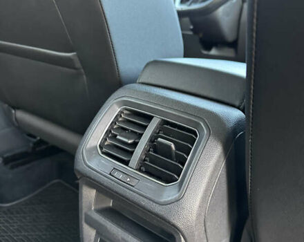 Красный Фольксваген Tiguan Allspace, объемом двигателя 2 л и пробегом 134 тыс. км за 17400 $, фото 11 на Automoto.ua
