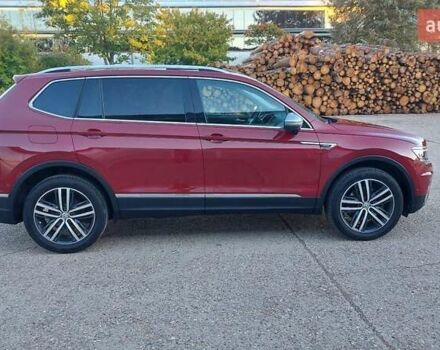 Красный Фольксваген Tiguan Allspace, объемом двигателя 0 л и пробегом 96 тыс. км за 17630 $, фото 2 на Automoto.ua
