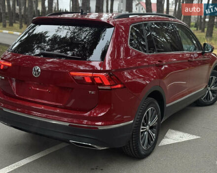 Червоний Фольксваген Tiguan Allspace, об'ємом двигуна 2 л та пробігом 42 тис. км за 20500 $, фото 4 на Automoto.ua