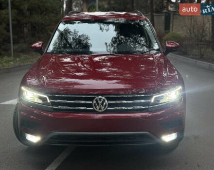 Червоний Фольксваген Tiguan Allspace, об'ємом двигуна 2 л та пробігом 42 тис. км за 20500 $, фото 2 на Automoto.ua