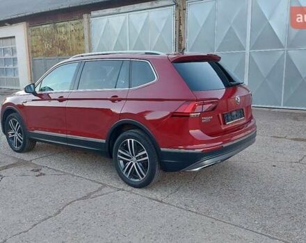 Красный Фольксваген Tiguan Allspace, объемом двигателя 0 л и пробегом 96 тыс. км за 17630 $, фото 4 на Automoto.ua