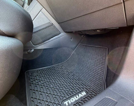 Червоний Фольксваген Tiguan Allspace, об'ємом двигуна 2 л та пробігом 133 тис. км за 17900 $, фото 26 на Automoto.ua