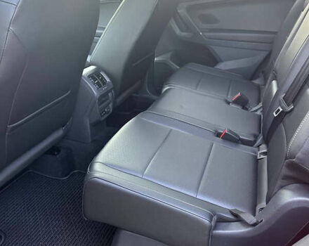 Червоний Фольксваген Tiguan Allspace, об'ємом двигуна 2 л та пробігом 133 тис. км за 17900 $, фото 34 на Automoto.ua