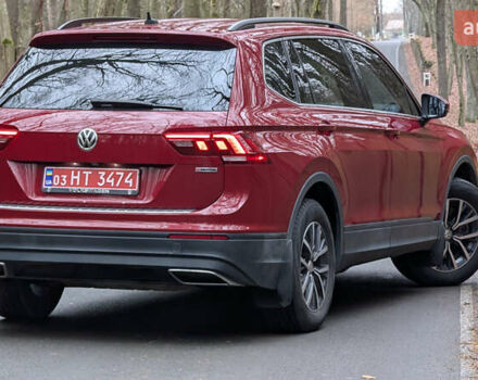 Червоний Фольксваген Tiguan Allspace, об'ємом двигуна 2 л та пробігом 198 тис. км за 16499 $, фото 4 на Automoto.ua