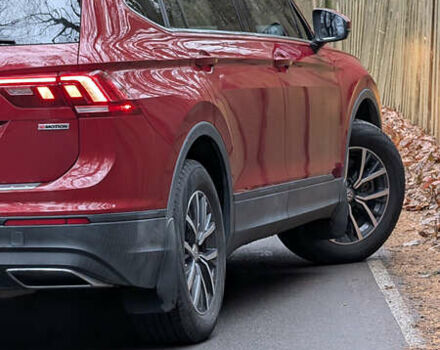 Червоний Фольксваген Tiguan Allspace, об'ємом двигуна 2 л та пробігом 198 тис. км за 16499 $, фото 7 на Automoto.ua