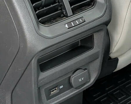 Червоний Фольксваген Tiguan Allspace, об'ємом двигуна 2 л та пробігом 198 тис. км за 16499 $, фото 22 на Automoto.ua