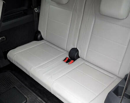 Червоний Фольксваген Tiguan Allspace, об'ємом двигуна 2 л та пробігом 198 тис. км за 16499 $, фото 24 на Automoto.ua