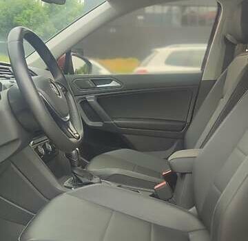 Красный Фольксваген Tiguan Allspace, объемом двигателя 1.98 л и пробегом 128 тыс. км за 23500 $, фото 23 на Automoto.ua