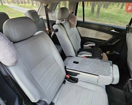 Червоний Фольксваген Tiguan Allspace, об'ємом двигуна 1.98 л та пробігом 139 тис. км за 19100 $, фото 14 на Automoto.ua