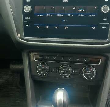 Красный Фольксваген Tiguan Allspace, объемом двигателя 1.98 л и пробегом 128 тыс. км за 23500 $, фото 41 на Automoto.ua