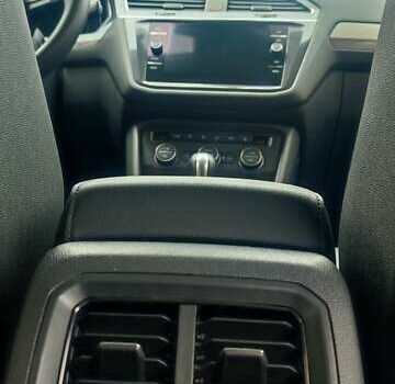 Красный Фольксваген Tiguan Allspace, объемом двигателя 1.98 л и пробегом 128 тыс. км за 23500 $, фото 35 на Automoto.ua