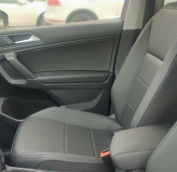 Красный Фольксваген Tiguan Allspace, объемом двигателя 1.98 л и пробегом 128 тыс. км за 23500 $, фото 24 на Automoto.ua
