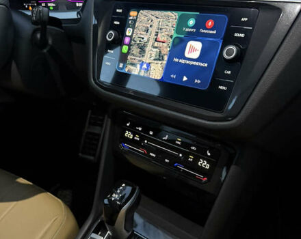 Червоний Фольксваген Tiguan Allspace, об'ємом двигуна 2 л та пробігом 23 тис. км за 29900 $, фото 15 на Automoto.ua