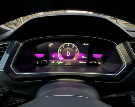 Червоний Фольксваген Tiguan Allspace, об'ємом двигуна 2 л та пробігом 23 тис. км за 29900 $, фото 20 на Automoto.ua