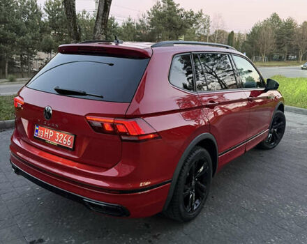 Червоний Фольксваген Tiguan Allspace, об'ємом двигуна 2 л та пробігом 23 тис. км за 29900 $, фото 4 на Automoto.ua