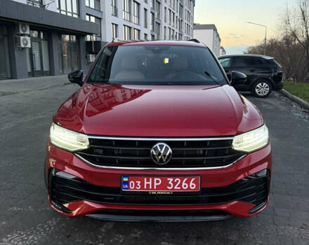 Червоний Фольксваген Tiguan Allspace, об'ємом двигуна 2 л та пробігом 23 тис. км за 29900 $, фото 1 на Automoto.ua