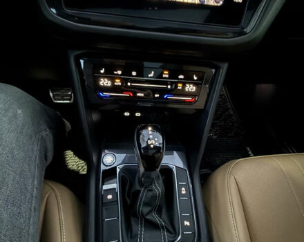 Червоний Фольксваген Tiguan Allspace, об'ємом двигуна 2 л та пробігом 23 тис. км за 29900 $, фото 22 на Automoto.ua