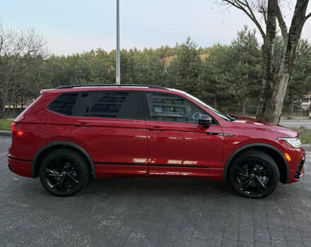 Червоний Фольксваген Tiguan Allspace, об'ємом двигуна 2 л та пробігом 23 тис. км за 29900 $, фото 3 на Automoto.ua