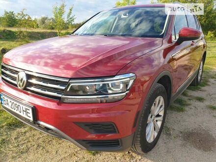 Червоний Фольксваген Tiguan Allspace, об'ємом двигуна 1.98 л та пробігом 188 тис. км за 20850 $, фото 1 на Automoto.ua