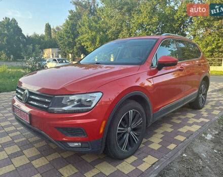 Красный Фольксваген Tiguan Allspace, объемом двигателя 2 л и пробегом 133 тыс. км за 18900 $, фото 1 на Automoto.ua