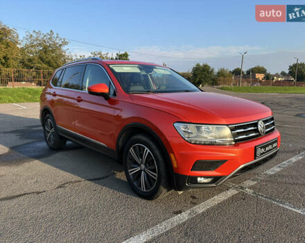 Красный Фольксваген Tiguan Allspace, объемом двигателя 2 л и пробегом 134 тыс. км за 17400 $, фото 1 на Automoto.ua
