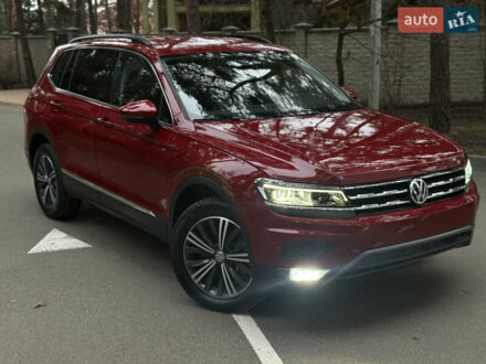 Червоний Фольксваген Tiguan Allspace, об'ємом двигуна 2 л та пробігом 42 тис. км за 20500 $, фото 1 на Automoto.ua